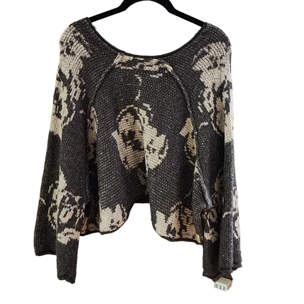 FREE‎ PEOPLE Oversized Purple Rain Wool Alpaca Gray Floral Crop Sweater S 243