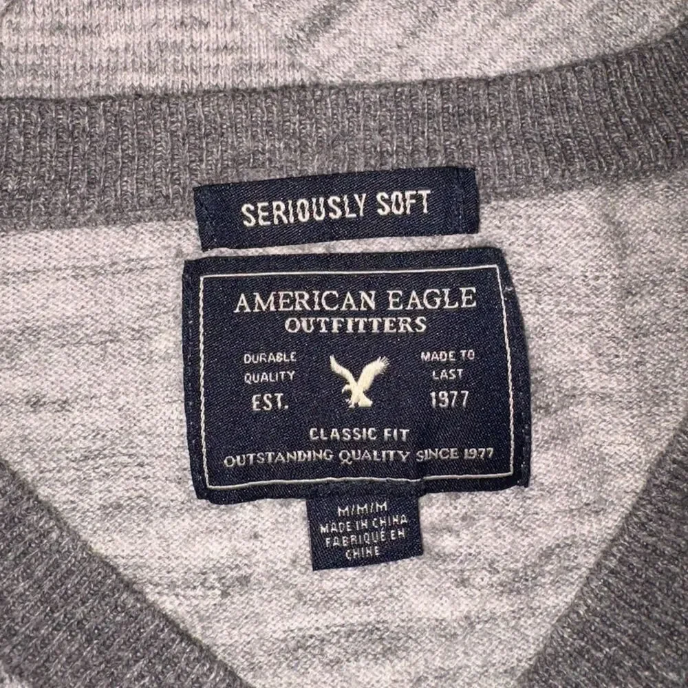 American Eagle Men's Grey Sweater