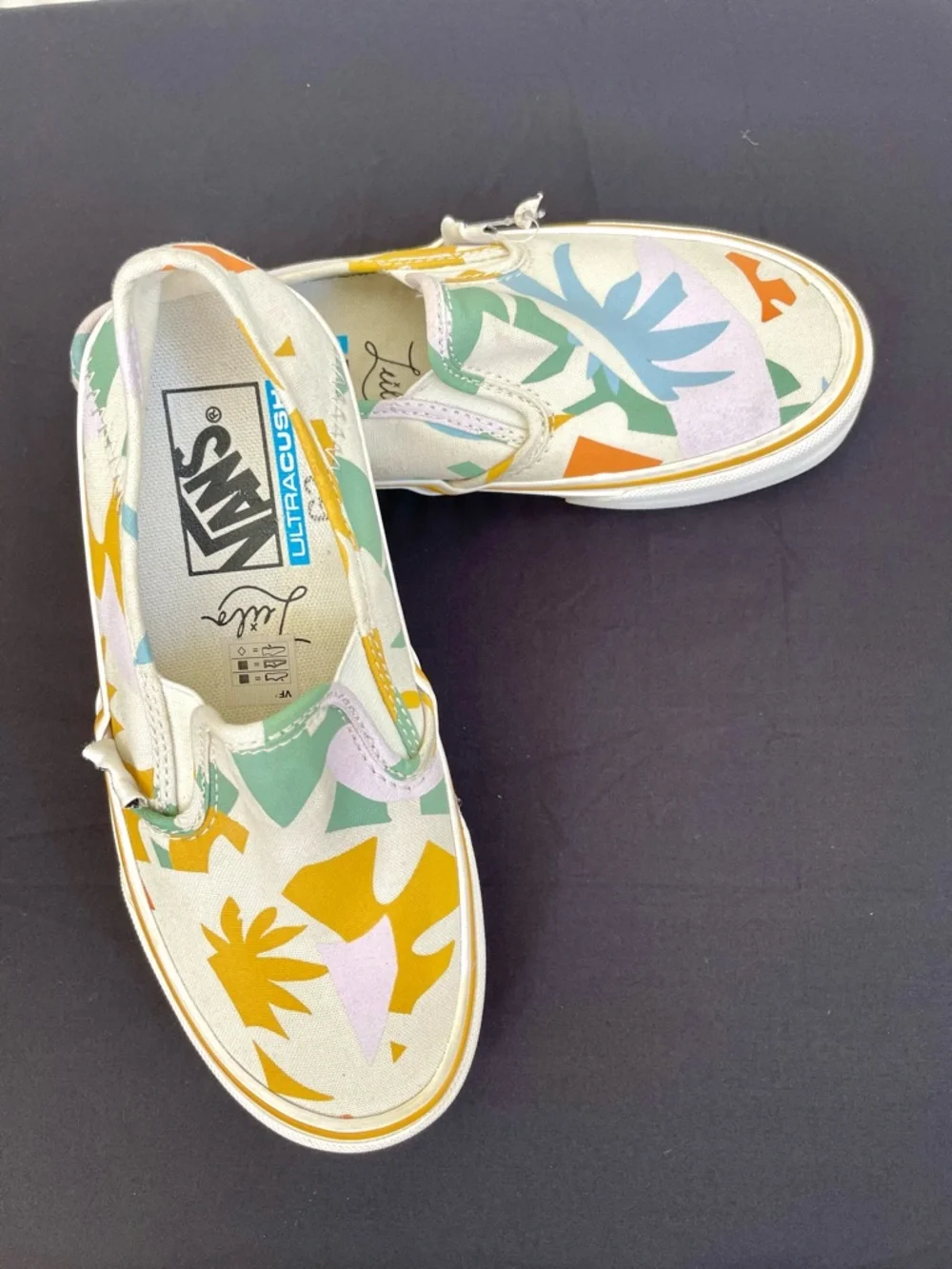 Vans x Leila Hurst Slip-On SF Abstract‎ Leaf Sneakers - Size 5
