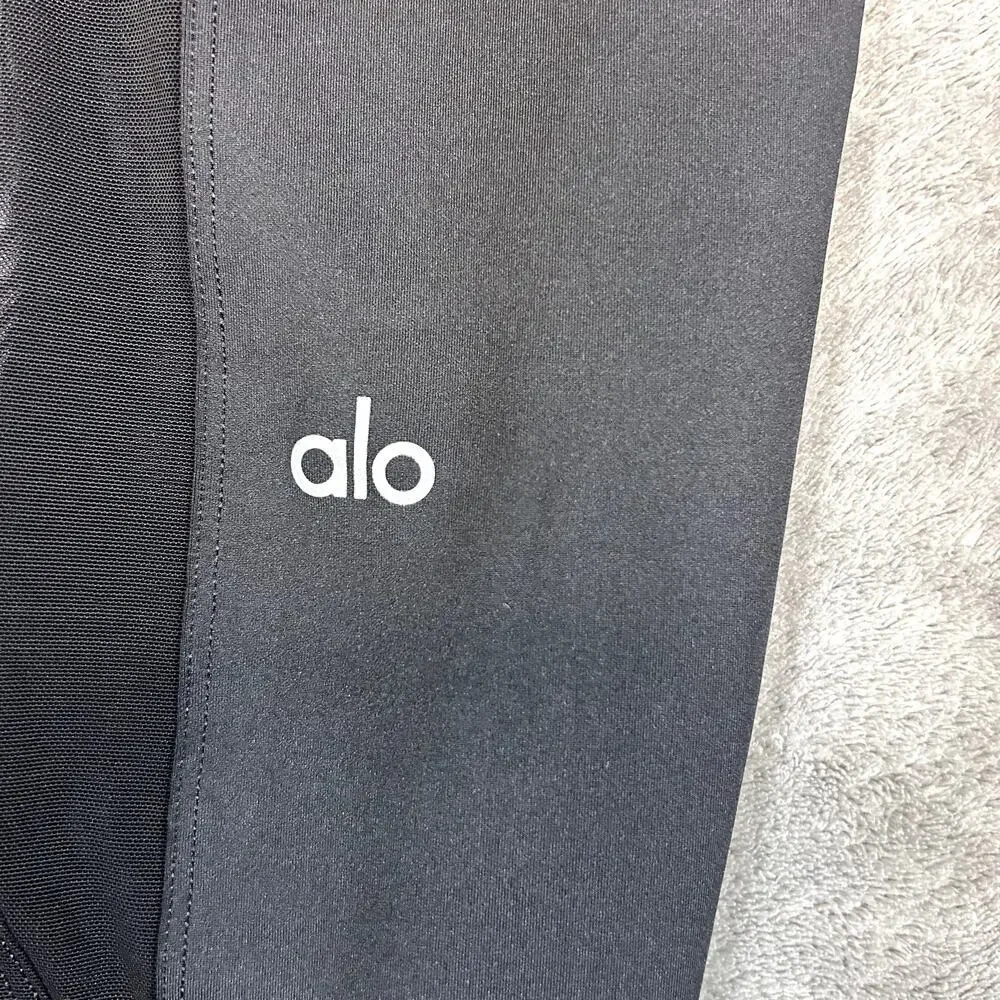 Alo yoga black