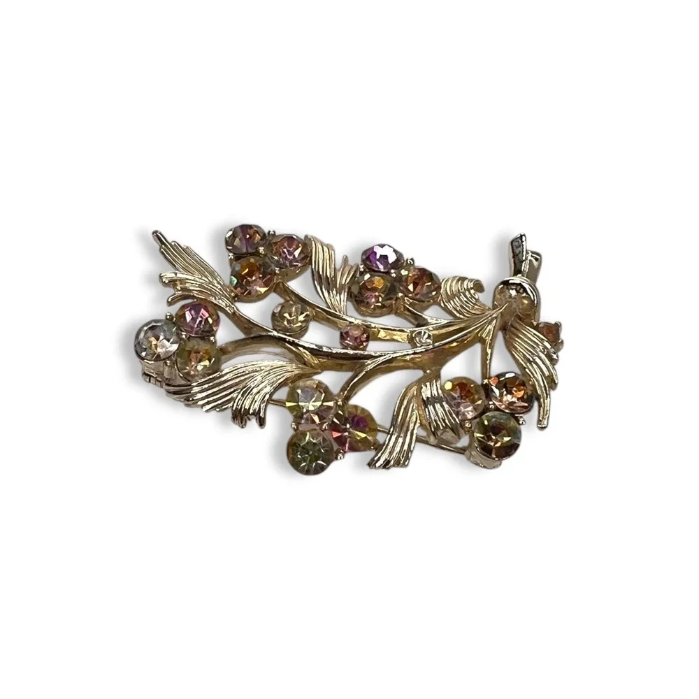 Lisner Jewelry this vintage
