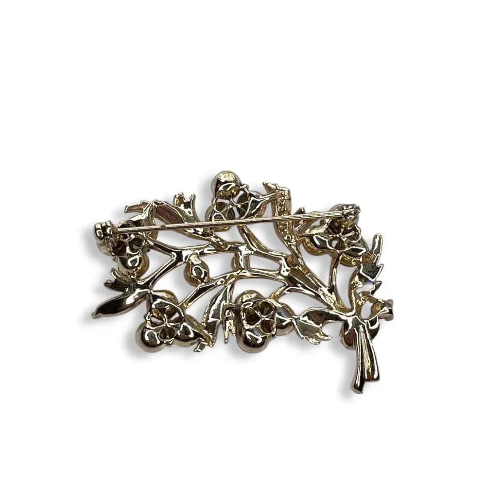 Lisner Jewelry this vintage