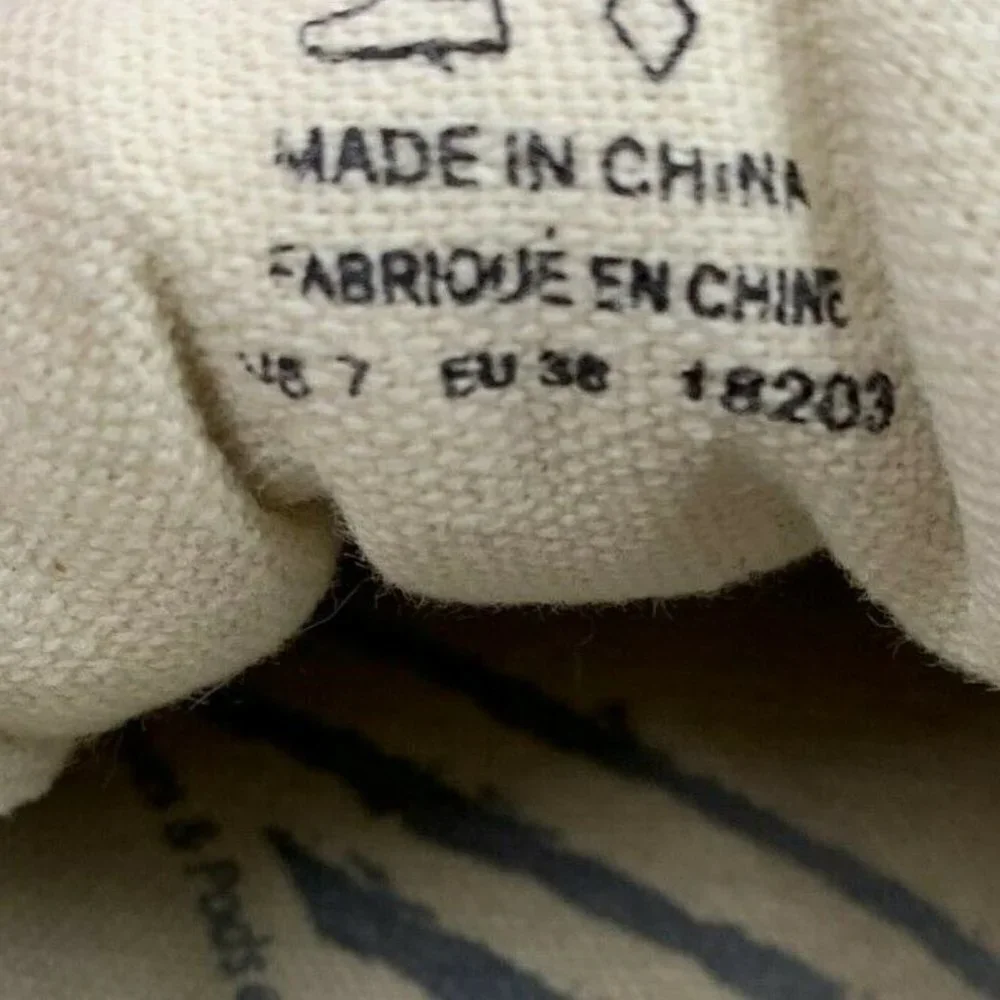 TAOS Washed Chambray Blue Canvas Low Top Sneakers Size 7