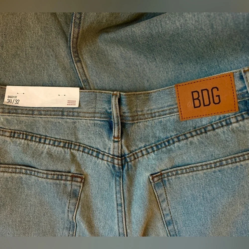 BDG Baggy Fit Light Blue Wash Size 34x32 Jeans Urban Outfitters Denim NEW