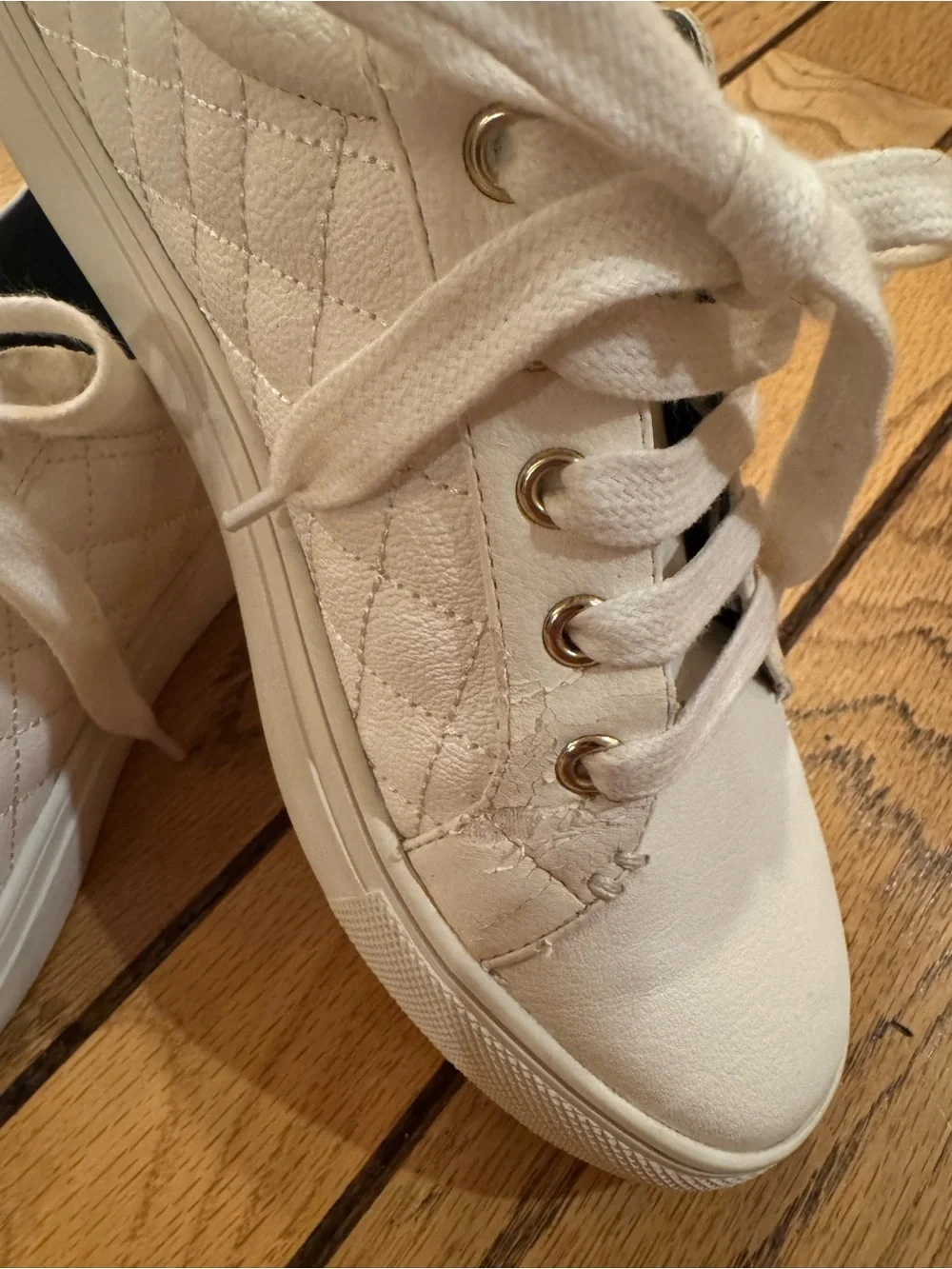 Kurt Geiger stylish quilted