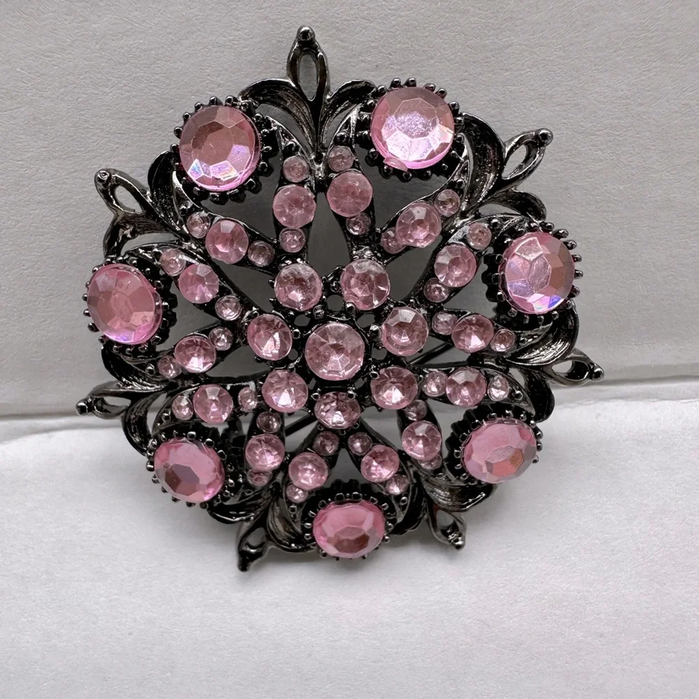 N/A dark brooch 2”