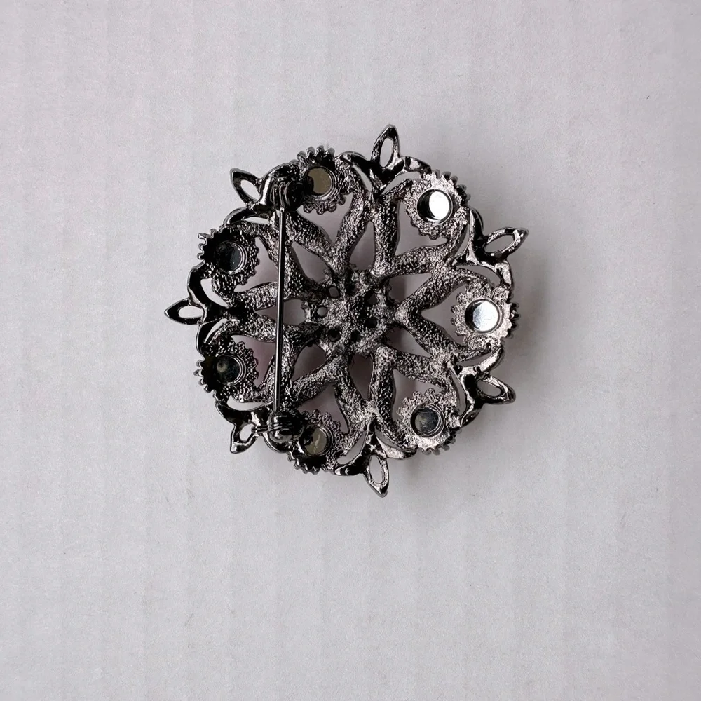 N/A brooch vintage