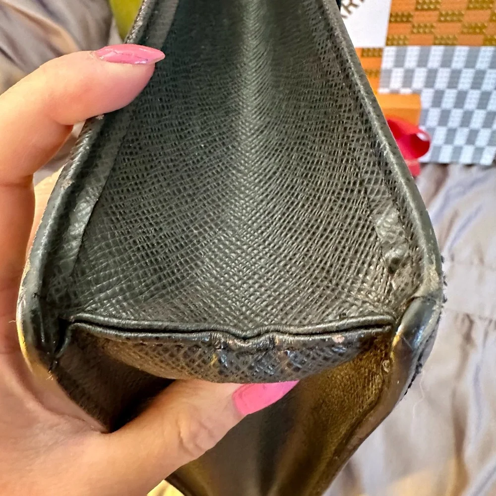 Auth‎ Louis Vuitton Black Taiga Porto Document Angara