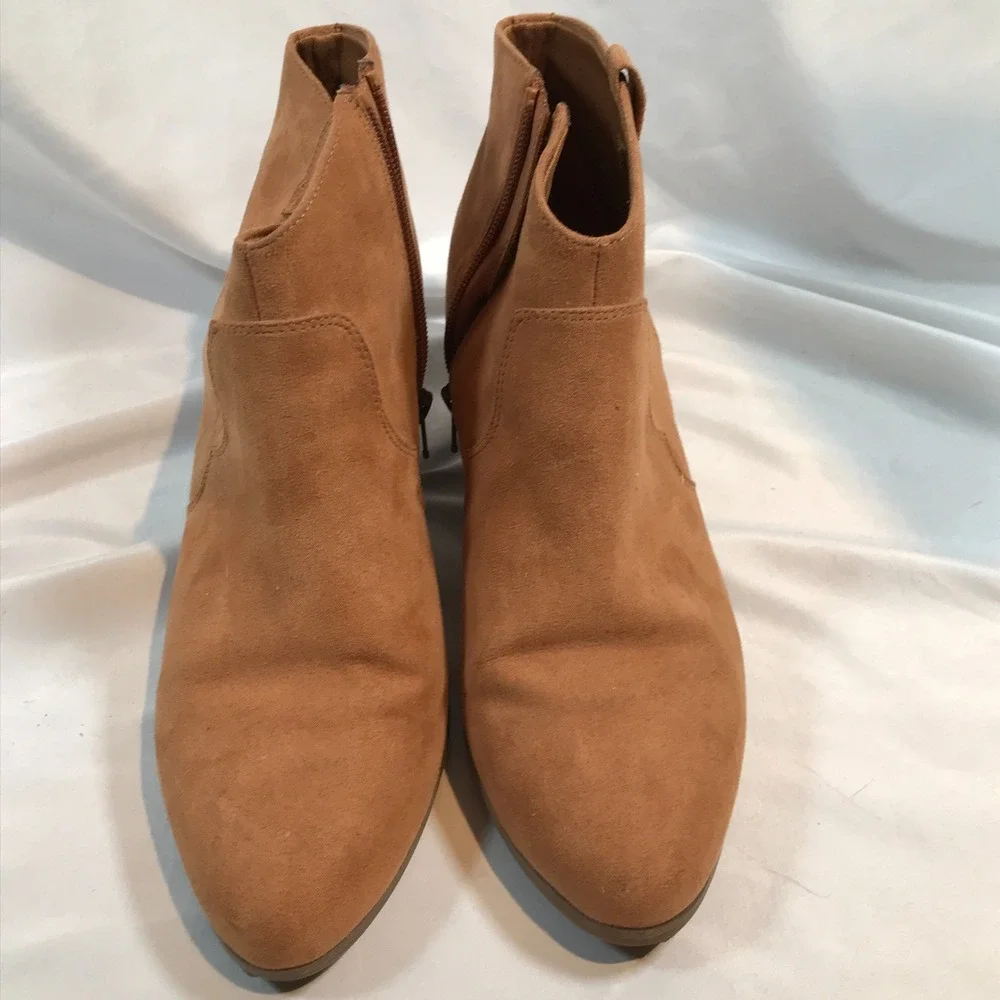 Old Navy Womens Cognac Faux Suede Pointed Toe‎ Block Heel Ankle Boots Size 10