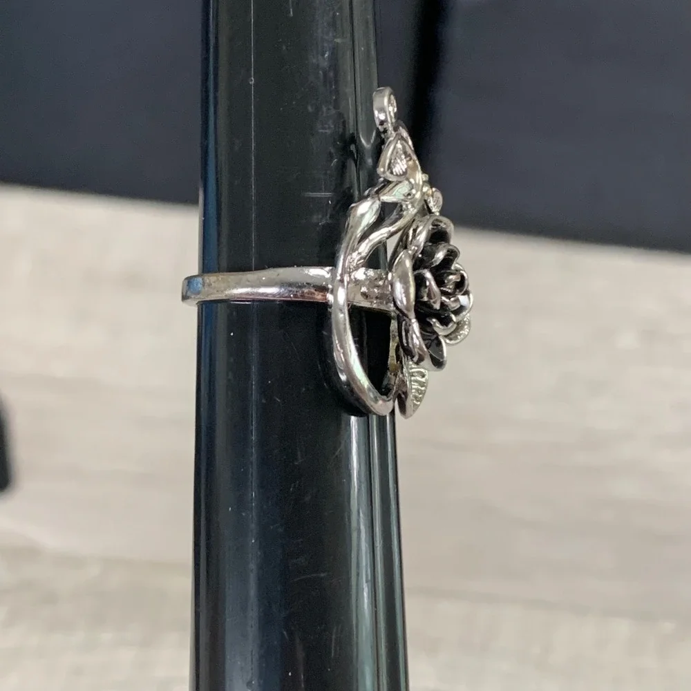 N/A silver tone