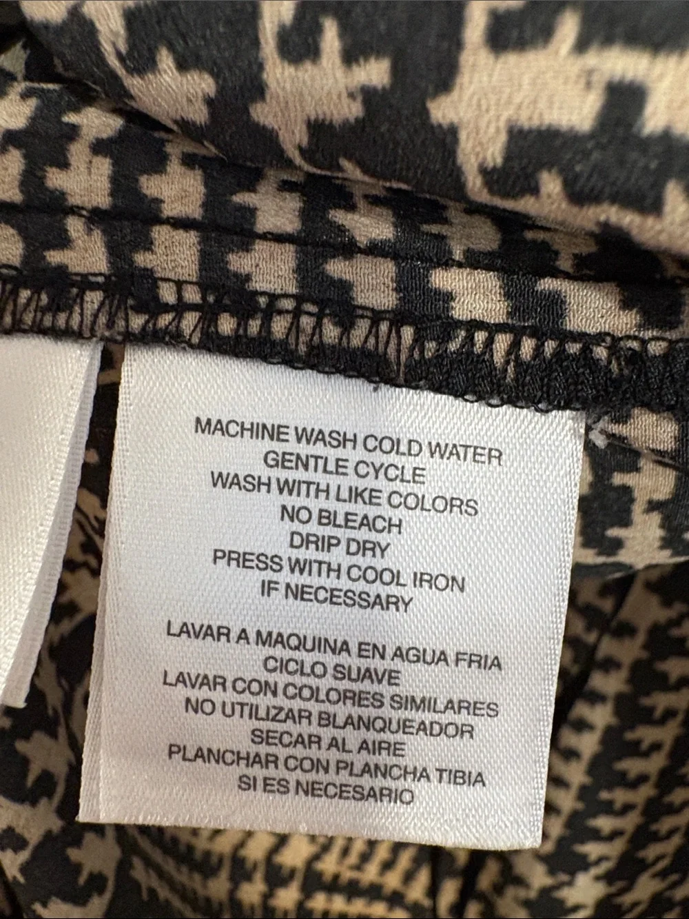 Jones New York Black and Tan Plaid Sleeveless V-Neck Blouse