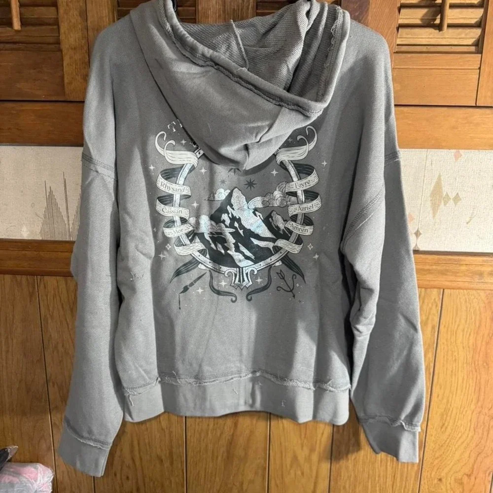 Hot Topic roses zip