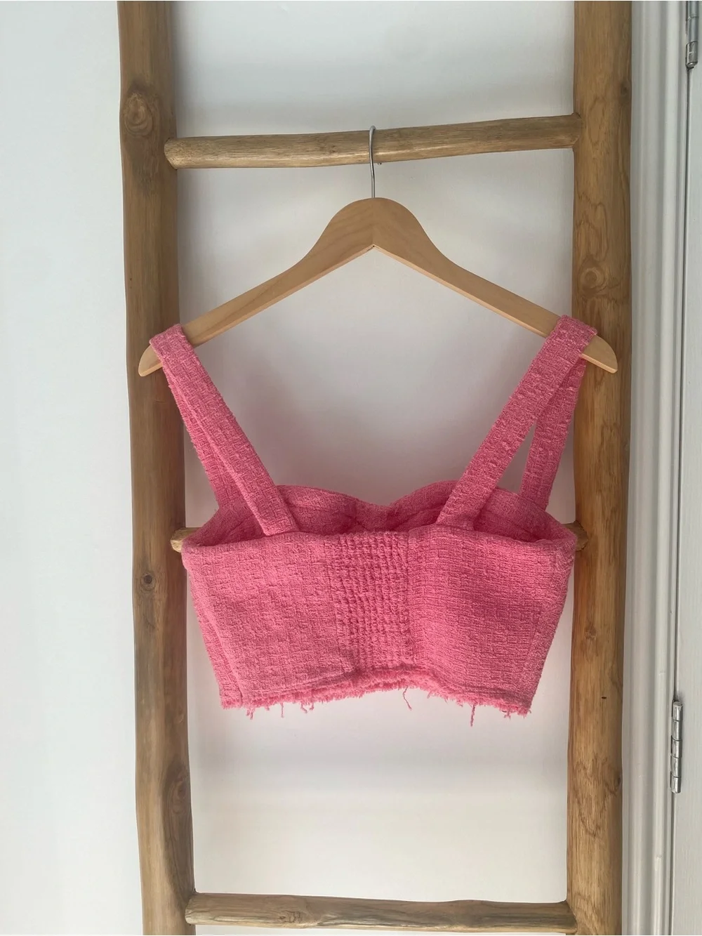 Zara flat features