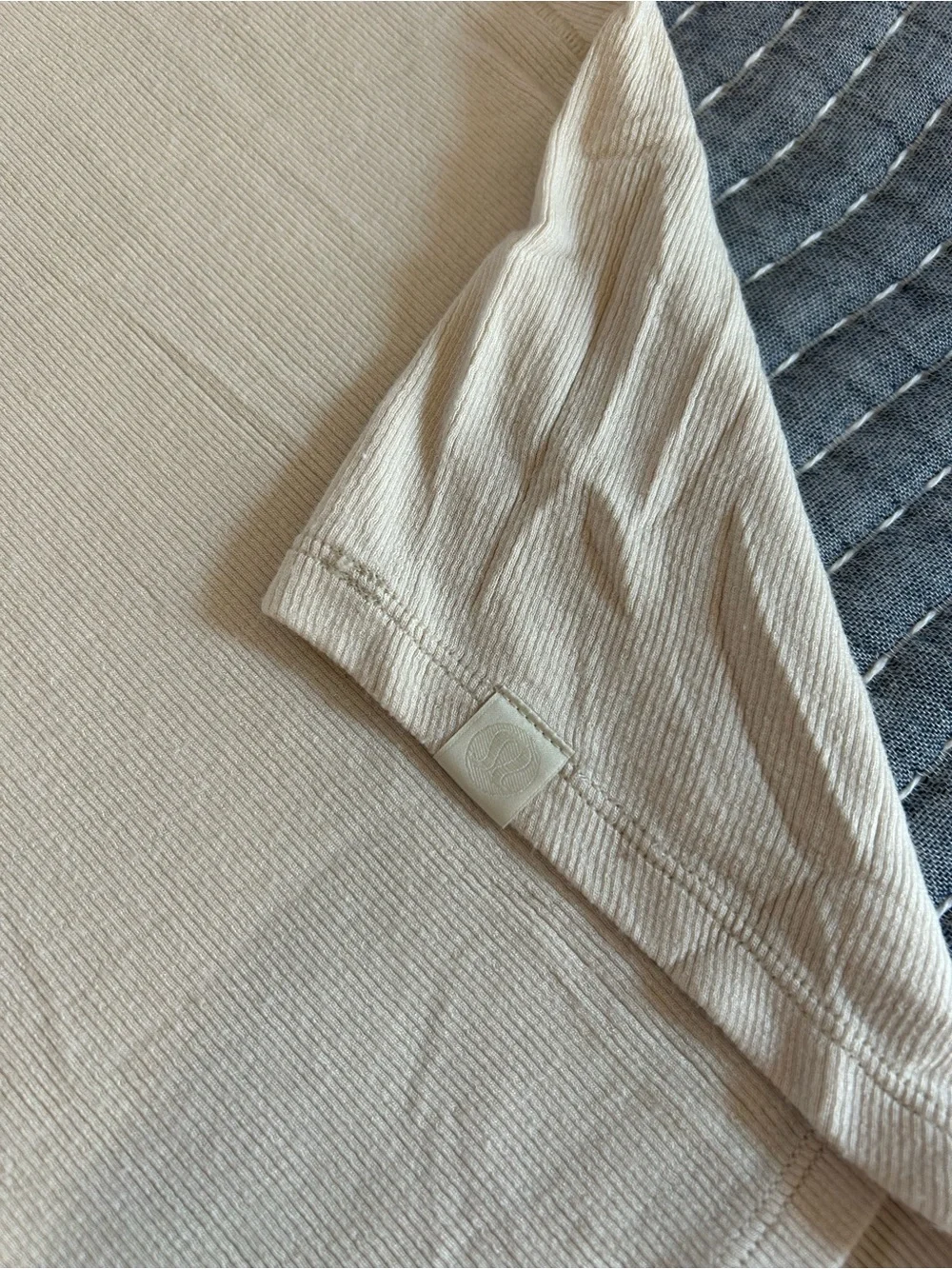 Lululemon Women's Long Sleeve Soft Oatmeal Cream Casual Longsleeve