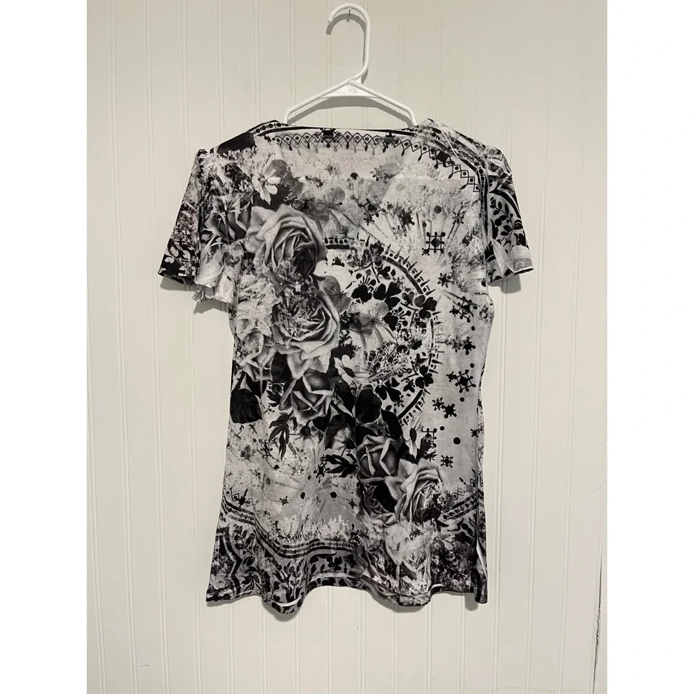 Kiara intricate floral
