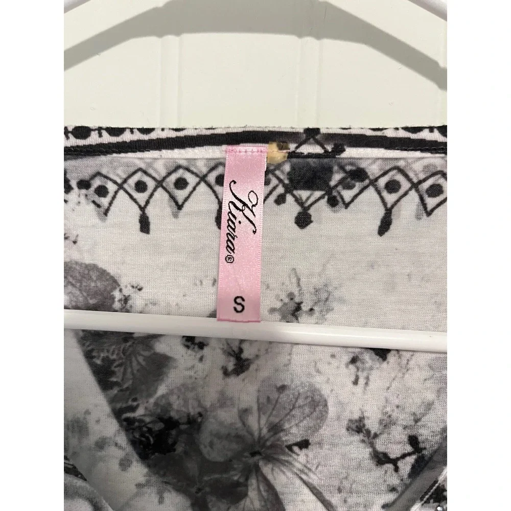 Kiara wear intricate shopping
