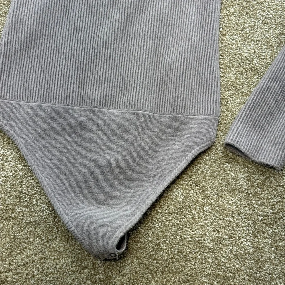 Abercrombie & Fitch Womens Ribbed Square Long Sleeve Bodysuit Mauve Small Y2K