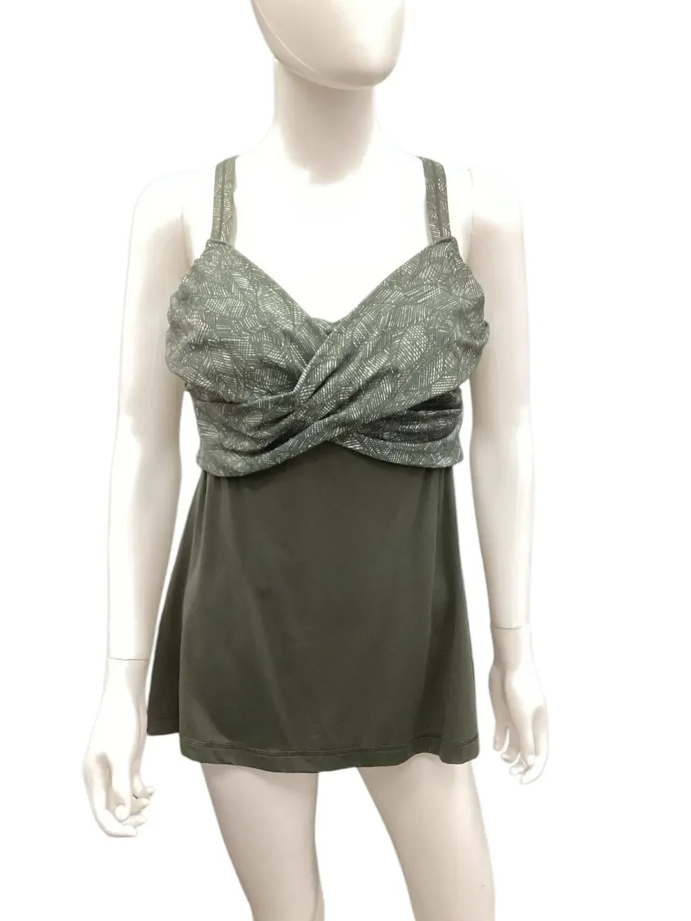 Lululemon Women’s Sport Top With Bra Size 12 Yoga/ Running Top Dark Green
