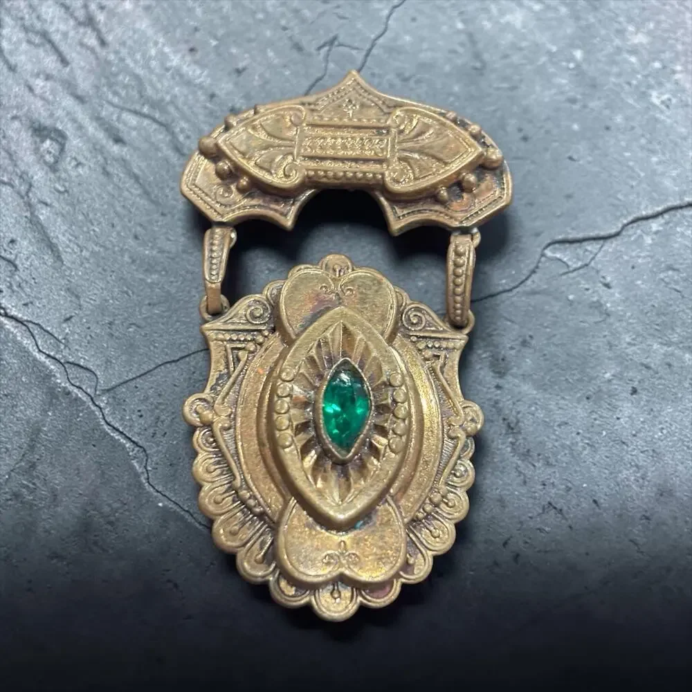 Estate intricate glass