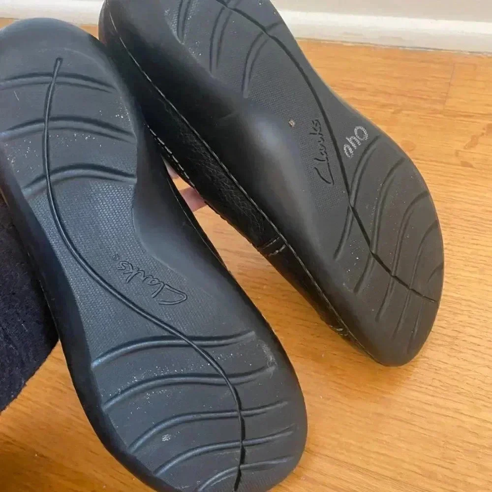 Clarks black shoes