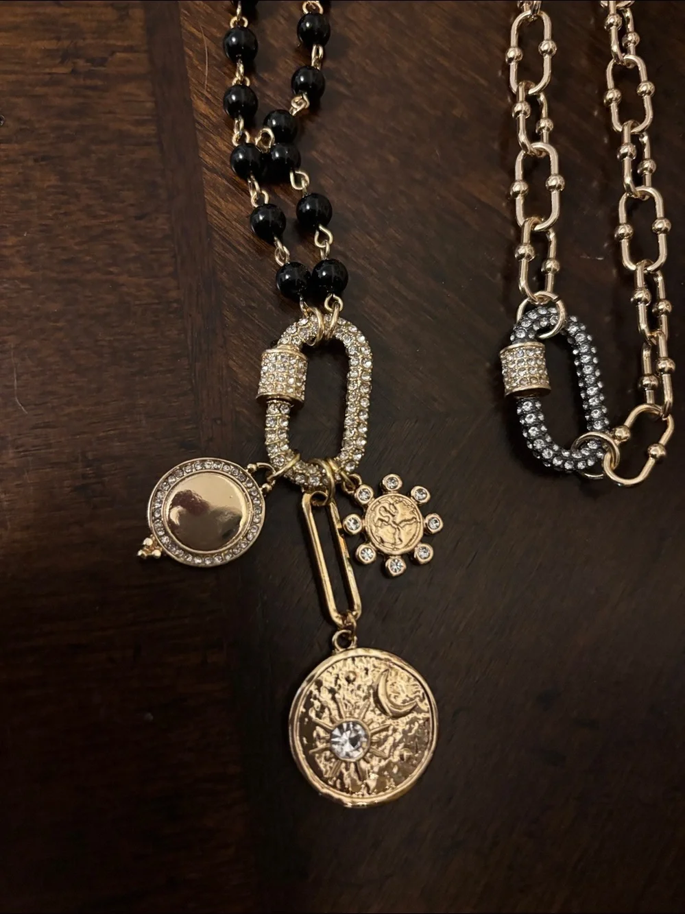 N/A elegant gold
