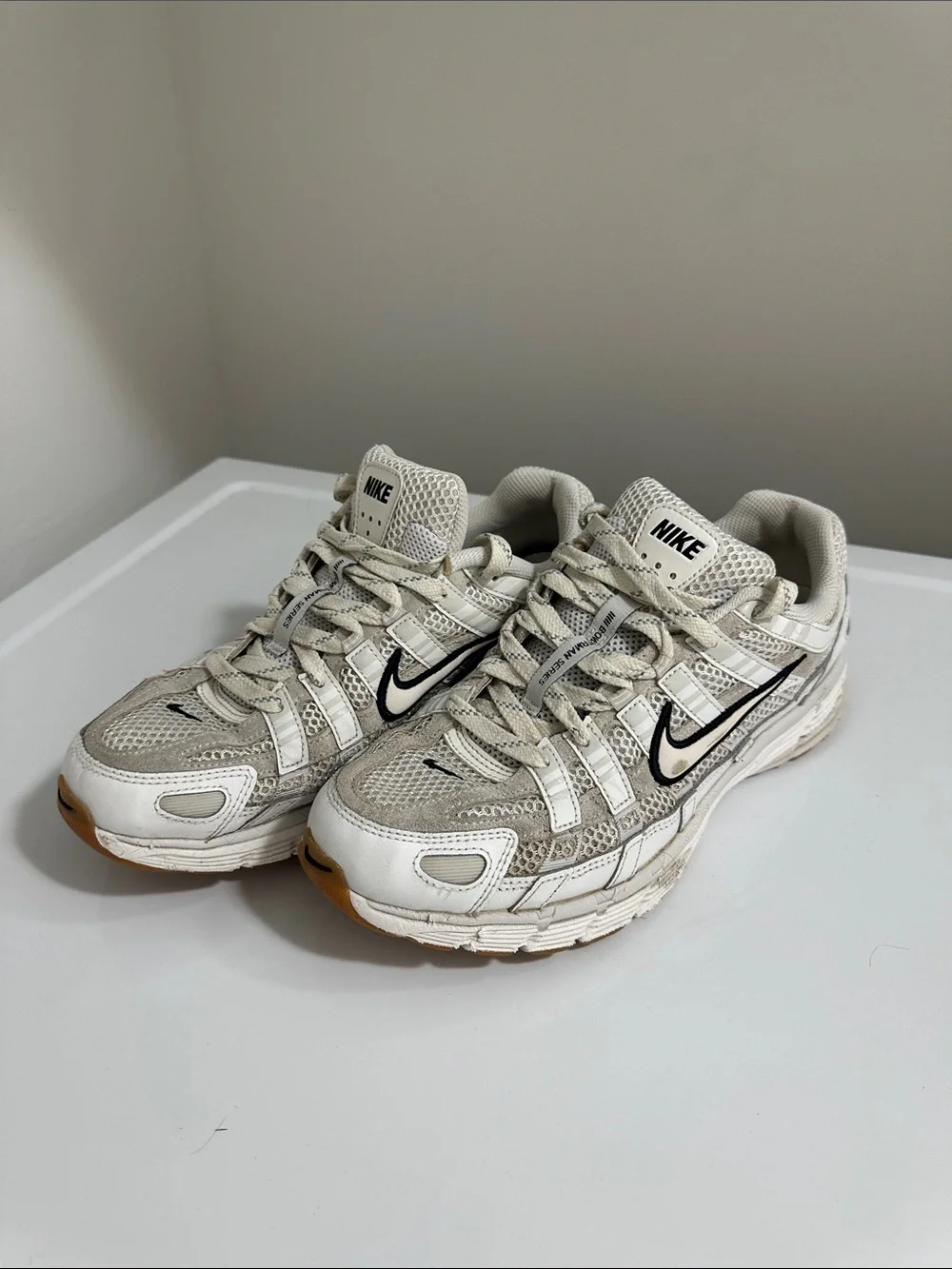 Nike light neutral