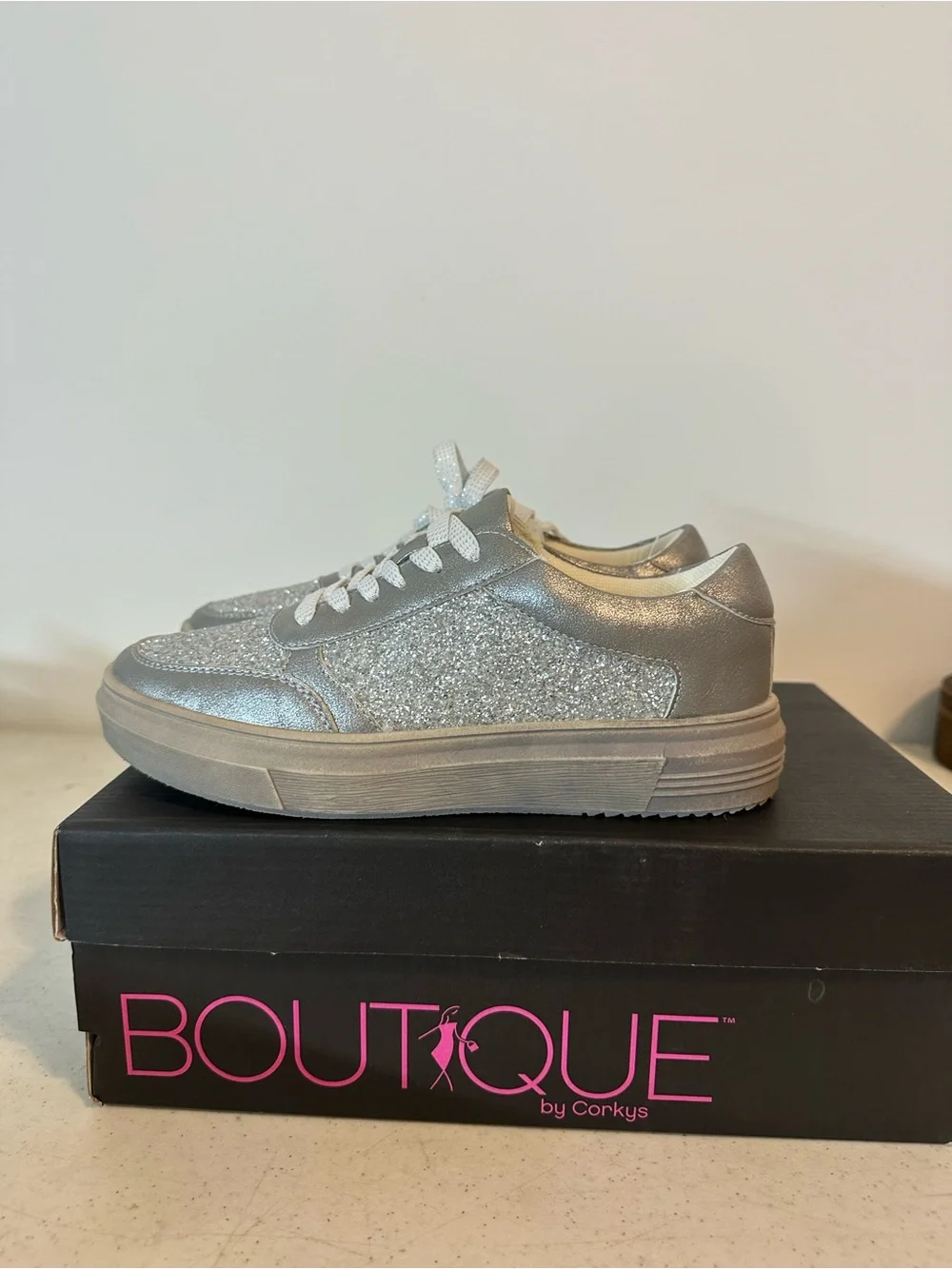 Corkys silver metallic
