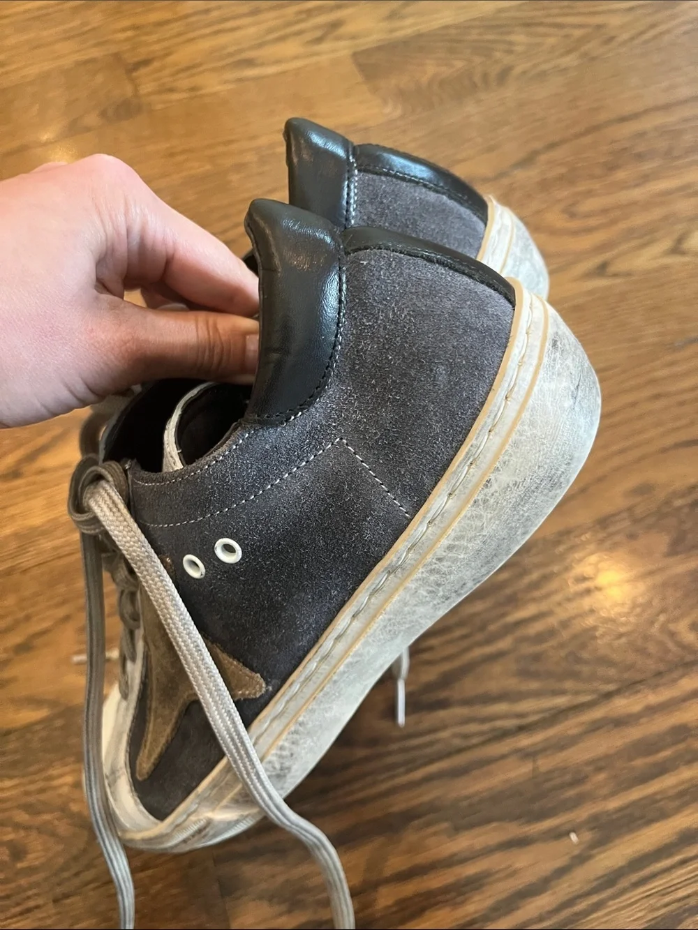 Lidea 37 Suede Star Accent Sneakers - Grey & Tan