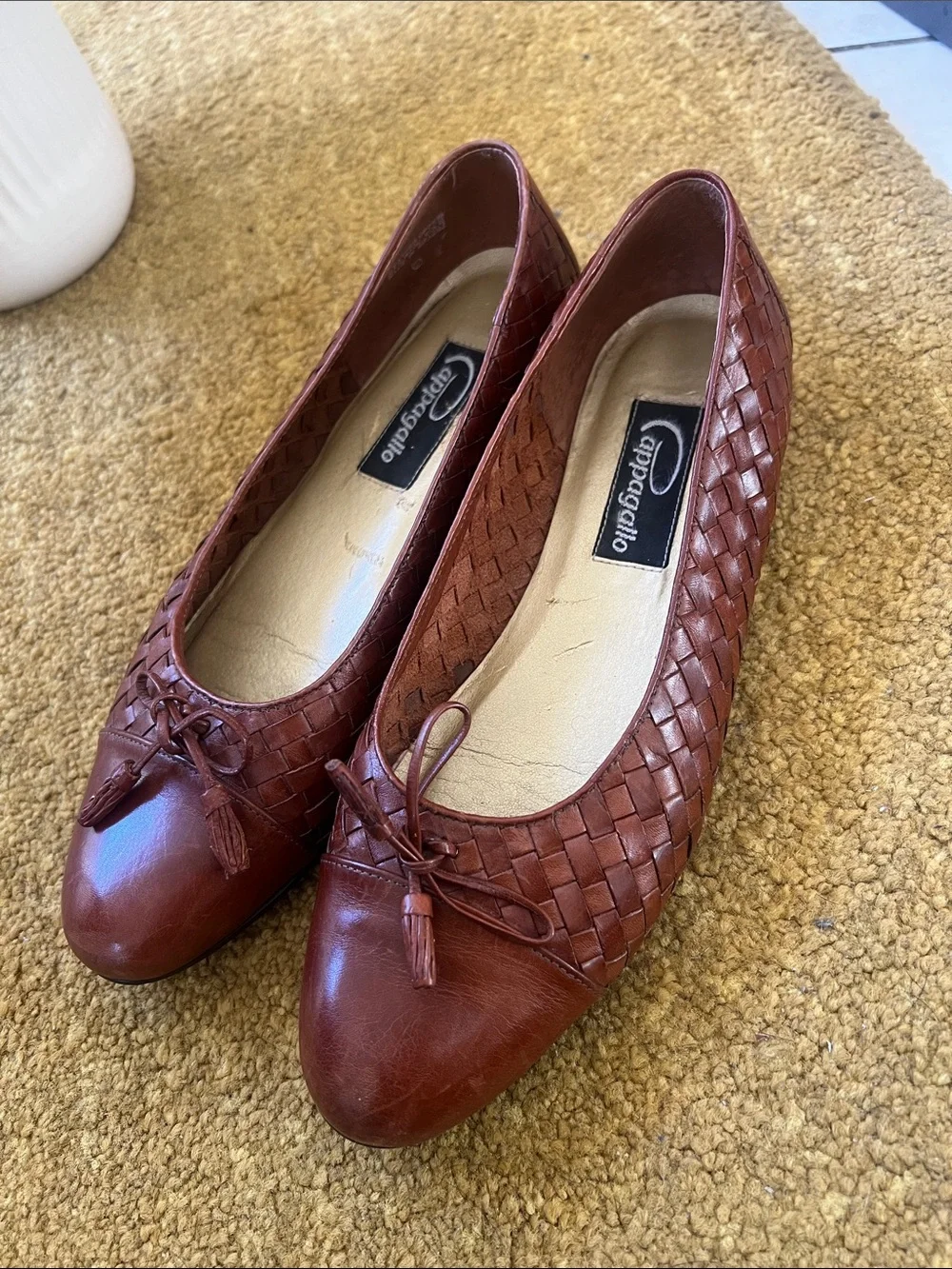 N/A baller flats