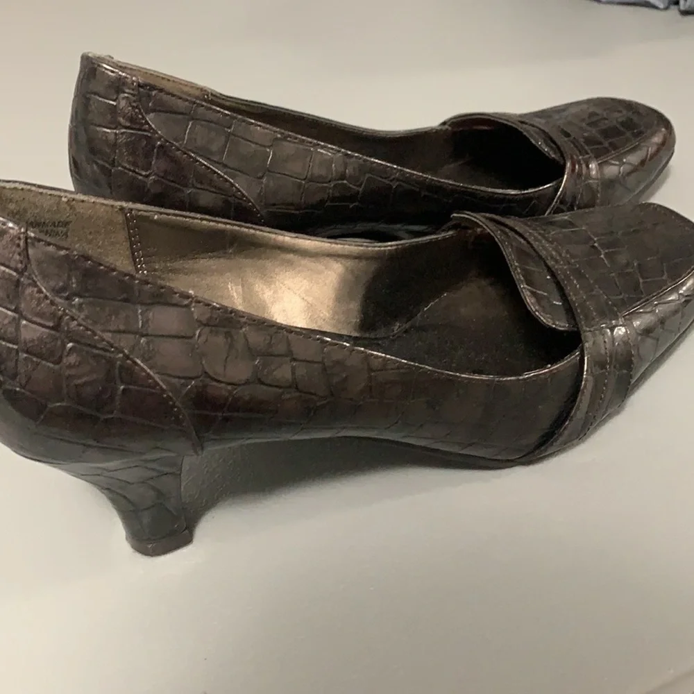 Karen Scott faux alligator