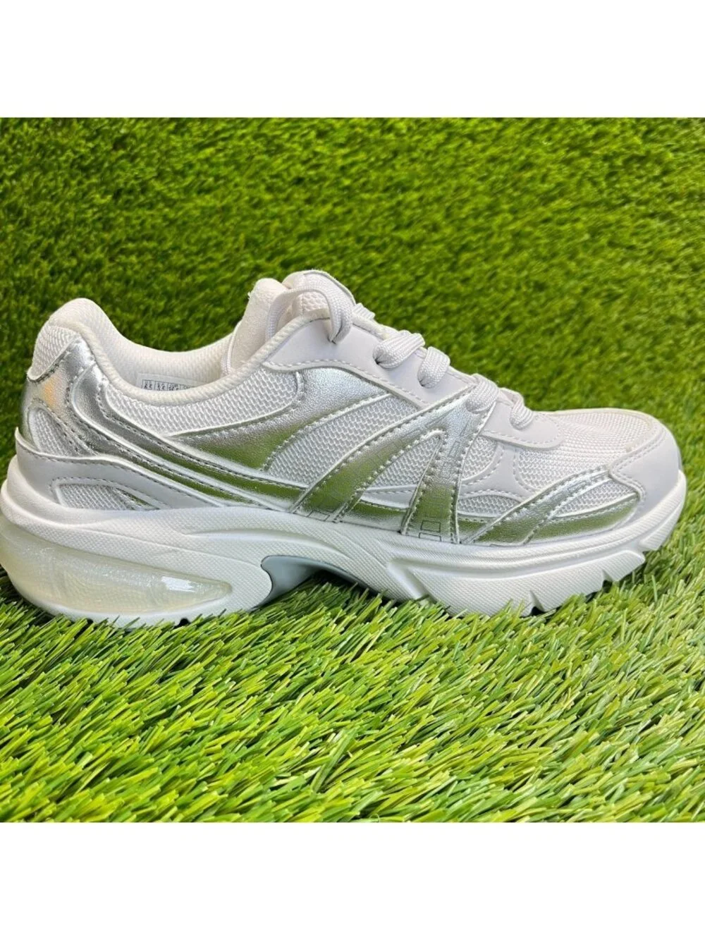 SKECHERS please review