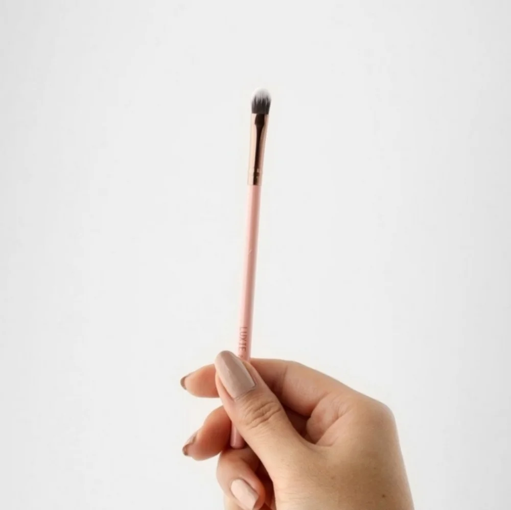 Luxie small eye