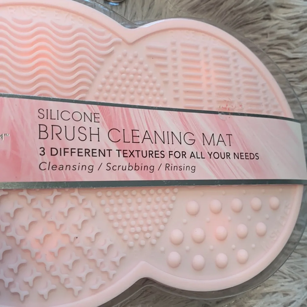 MAYIM silicone makeup