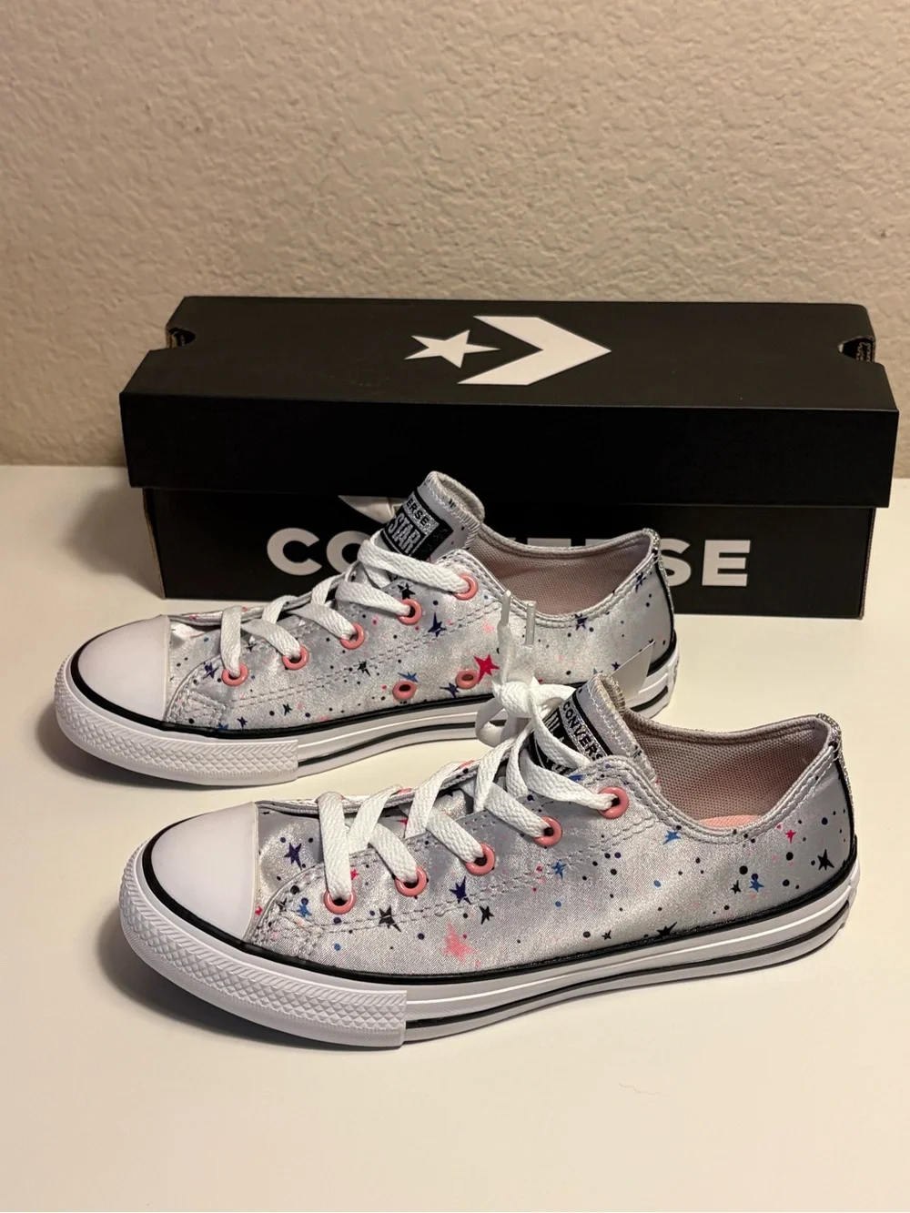 Converse colorful 665360f description