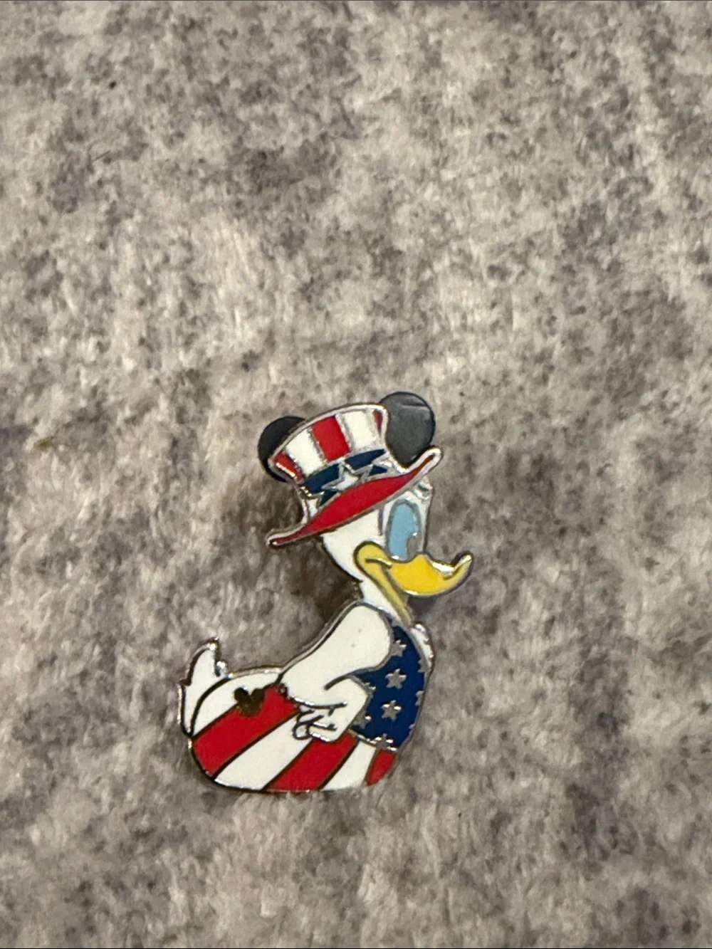 Disney pins Donald Enamel Pin Set - Blue, Red, White, Yellow