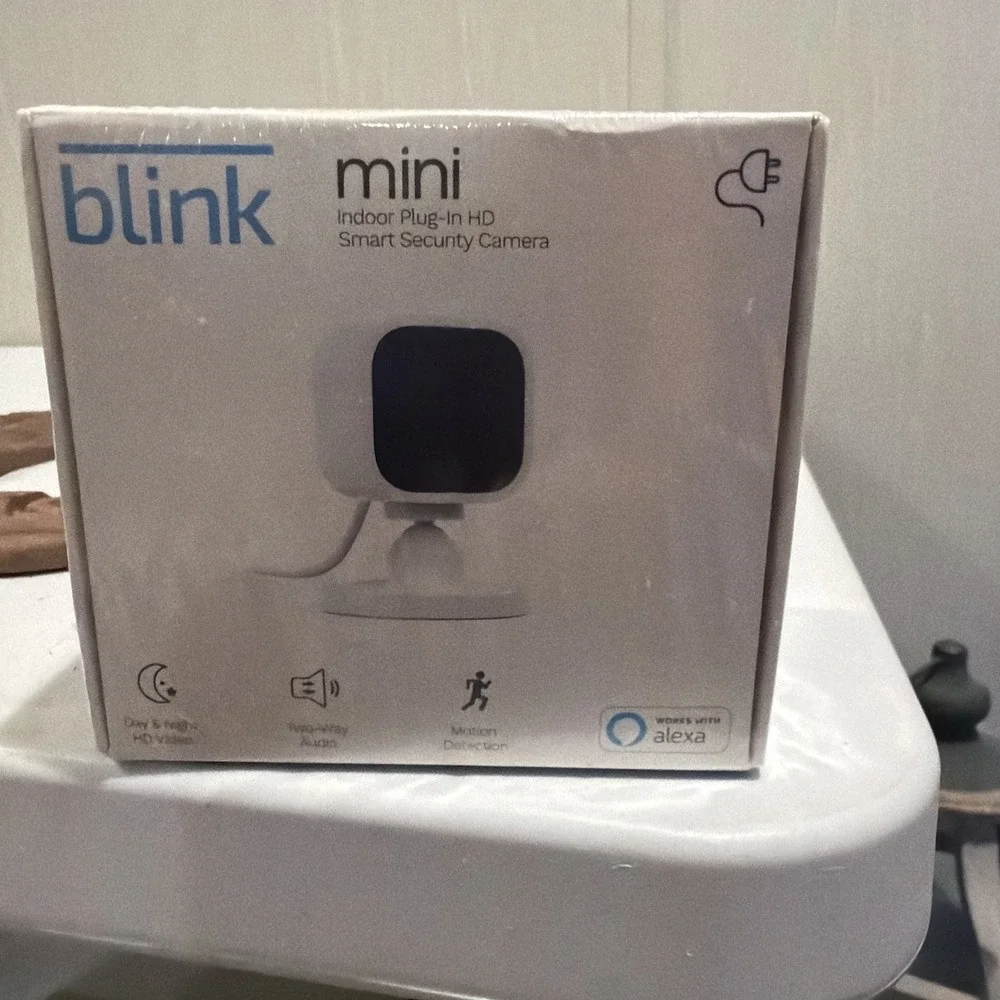 Blink‎ Mini Indoor Plug-In Live HD Smart Security Camera (New in Box)
