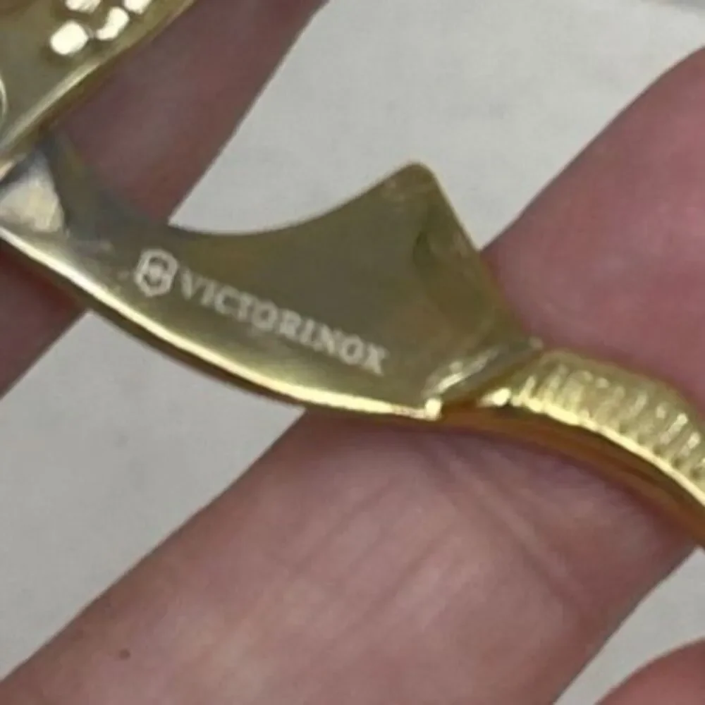 Vintage Victorinox Golden Crane Stork Bird Scissors Gold Sewing Embroidery 3-1/2