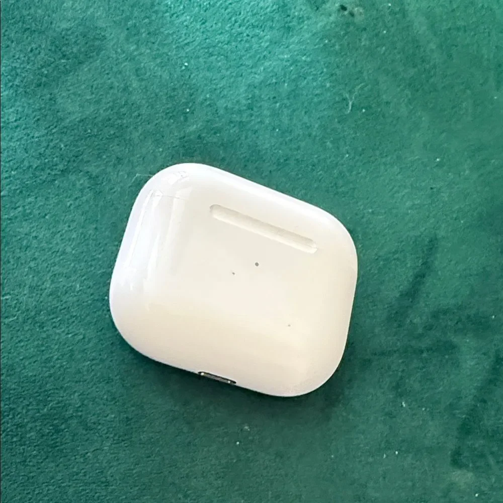 Apple sleek white