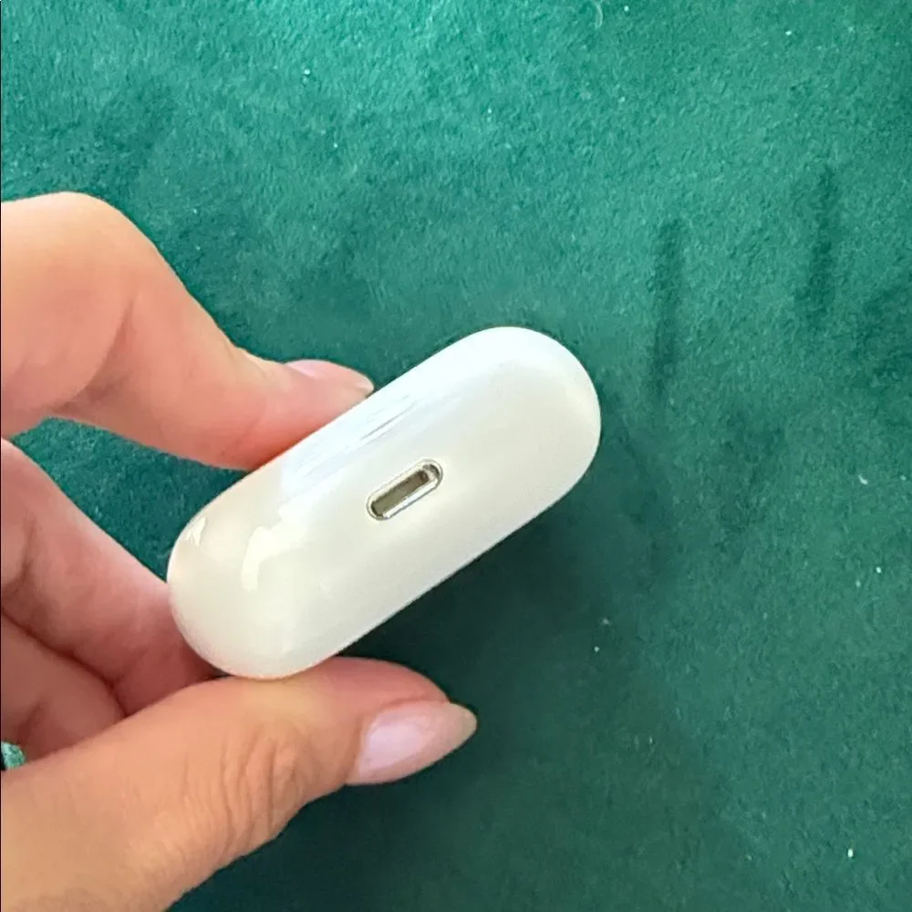 Apple sleek white