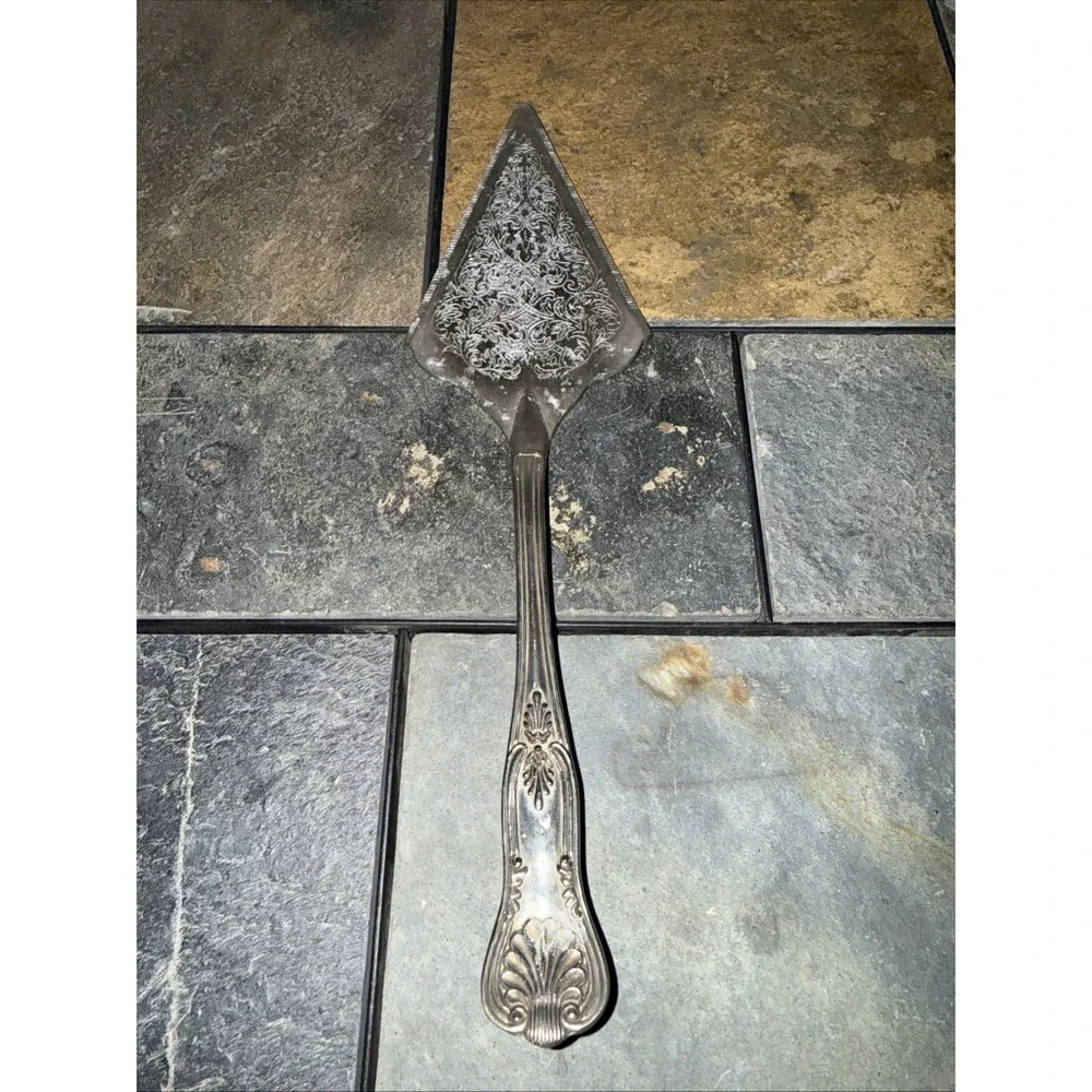 Vintage Silver Plate Serrated Edge Etched Cake Pie Server approx. 11 ½