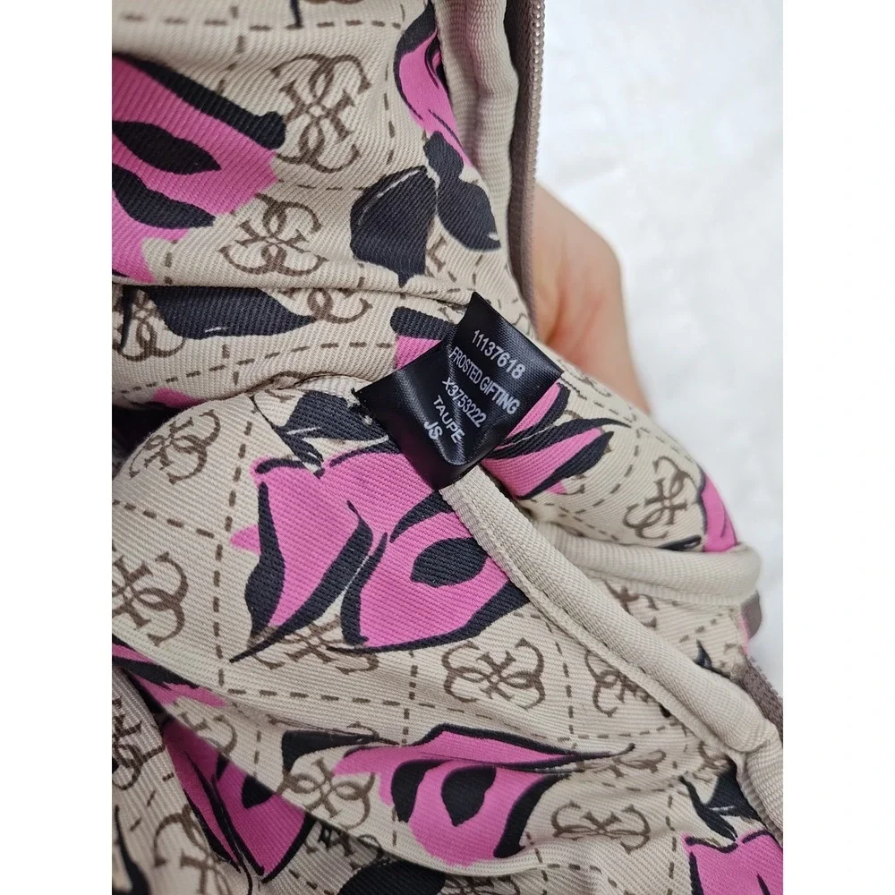 NWT GUESS Frosted Taupe Tablet iPad Laptop Sleeve Case Pouch Bag‎ X3753222