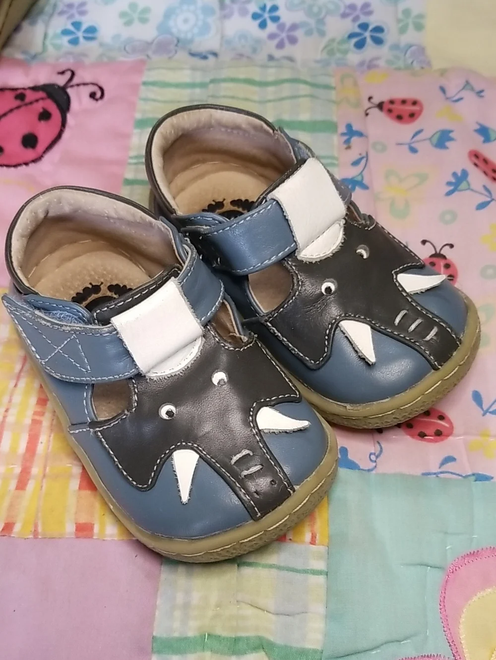 Livie & Luca Blue and Gray Leather Elephants Size 5