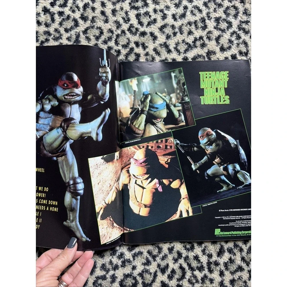 TEENAGE MUTANT NINJA TURTLES--PIANO/VOCAL/GUITAR MUSIC BOOK- SONGBOOk W/ Posters