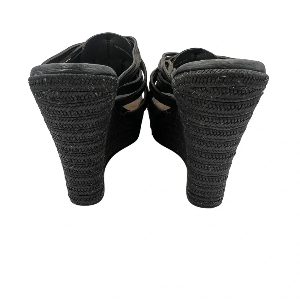 UGG black melinda