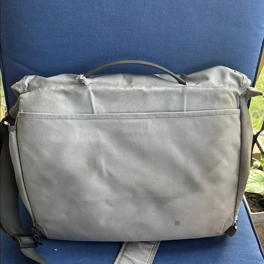 Patagonia gray messenger