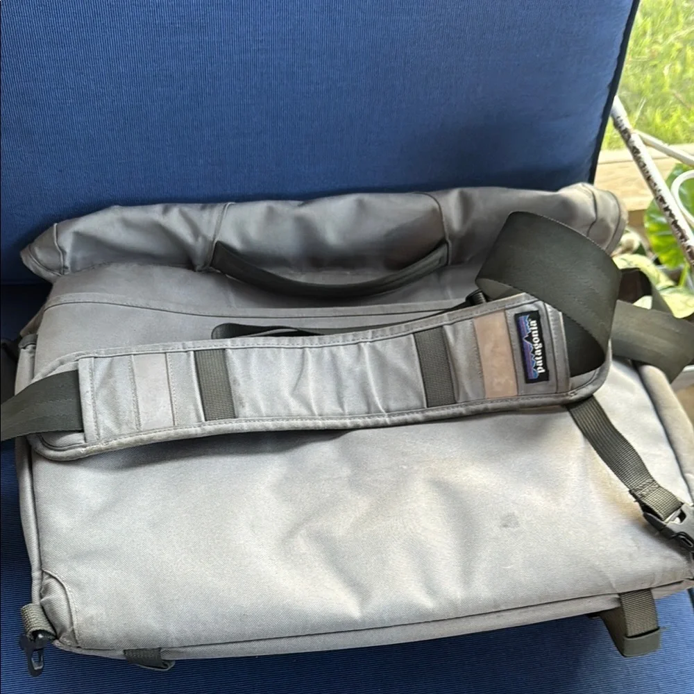 Patagonia gray messenger