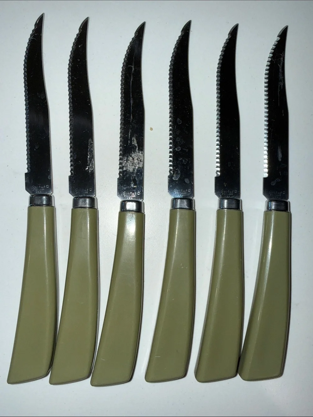Quikut Serrated Steak Knives with Avocado Green Handles