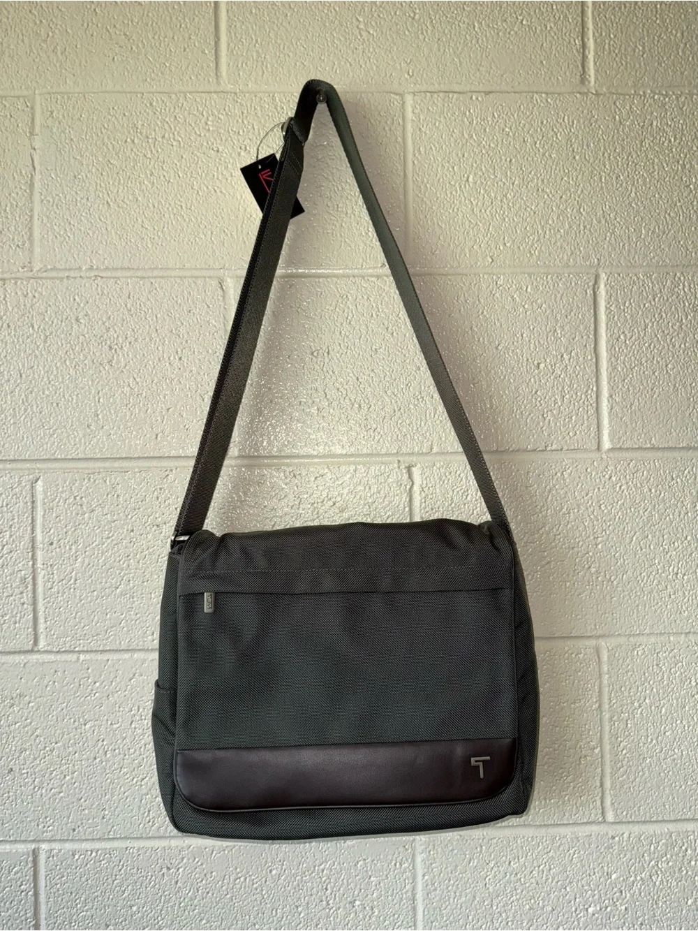 Tumi messenger bag
