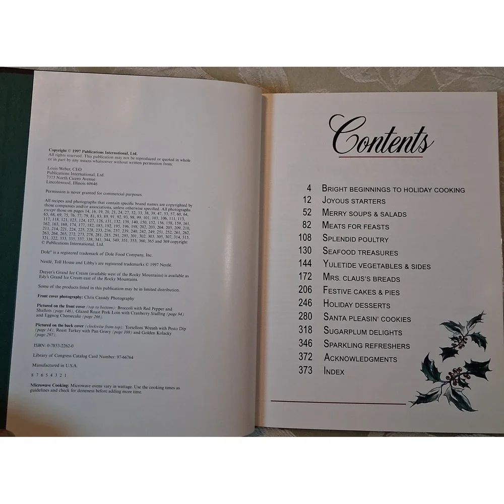 Treasury of Christmas Cookbook 500+ Holiday Recipes Hardcover 1997 Publications