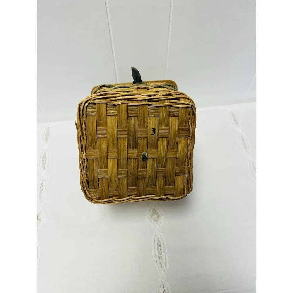 The Unbranded Brand vtg farmhouse